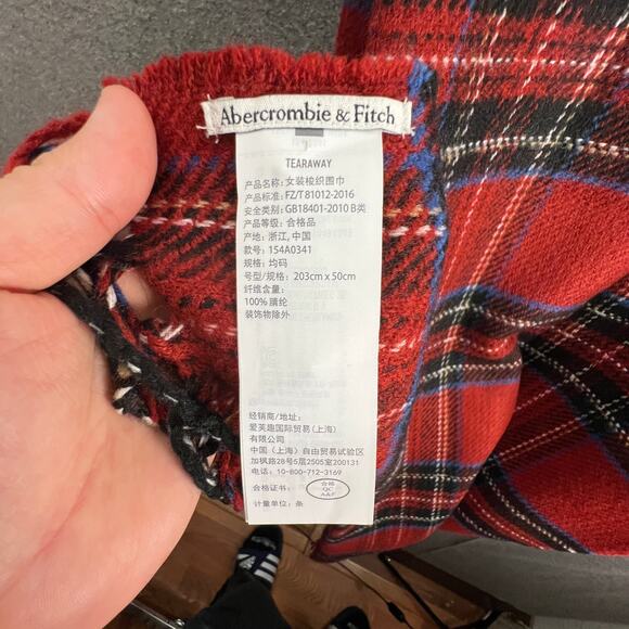 Abercrombie & Fitch Plaid Scarves & Wraps Red Multi Color - Picture 4 of 4